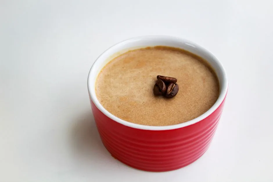 Mousse con gelatina, con claras o con nata: en qué cambia el resultado